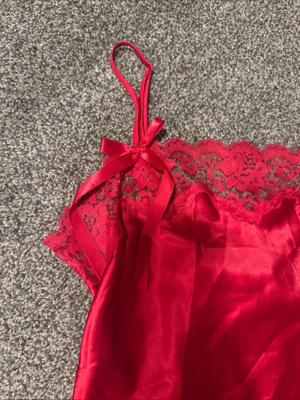 Vintage Victoria’s secret angels red short slip from early 2000s
